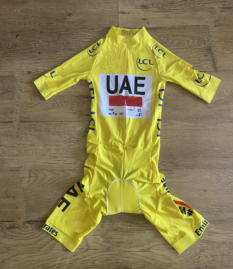 LASER CUT Dermotuta 2024 UAE T - Cycling Gear Uae recensione e prezzo
